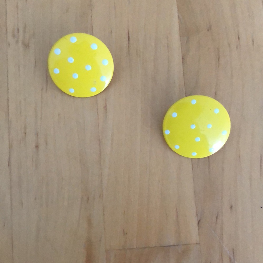 🎱 Vintage Polka Dot Round Earrings - Picture 2 of 3